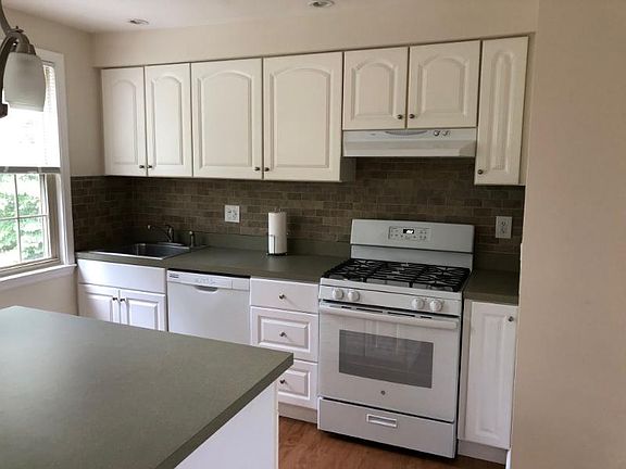 4th image of 212 Pilgrim Ln #A