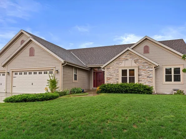 630 Stoecker Farm AVENUE, Mukwonago, WI 53149