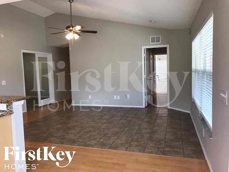 11764 Shirburn Cir — Photo 3