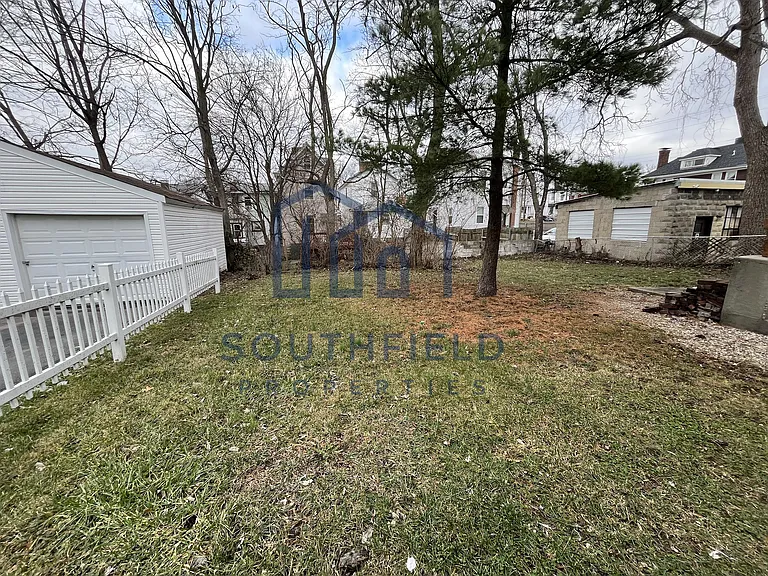 1846 Lincoln Ave — Photo 13