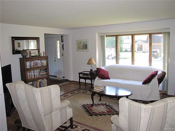 4th image of 245 Shady Grove Dr