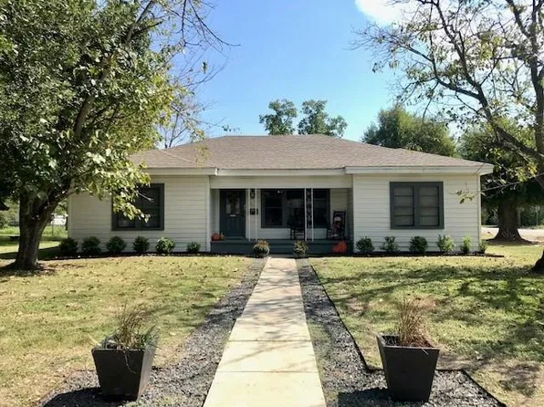 940 Plum St, Lockhart, TX 78644