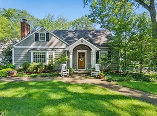 33 Tall Oaks Dr, Summit, NJ 07901