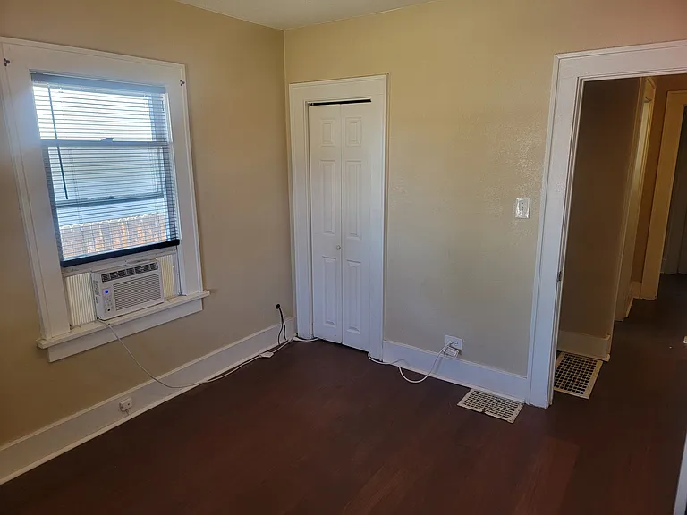 1670 Dallas St — Photo 4