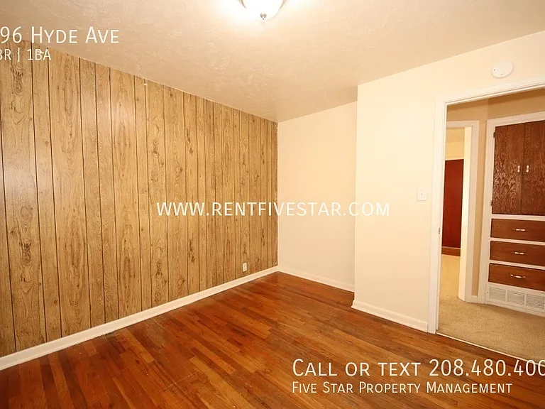 496 Hyde Ave — Photo 6
