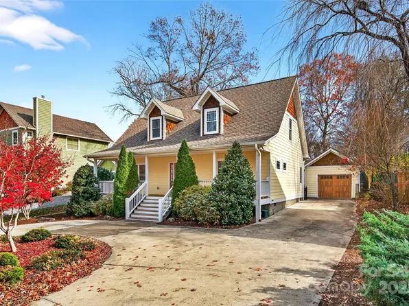 113 Craggy St, Black Mountain, NC 28711