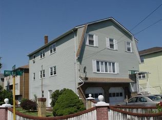 72 Miles St, Elmwood Park, NJ 07407