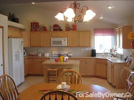 Eat-in Kitchen
						:
						Cheerful and Light Heart of the Home