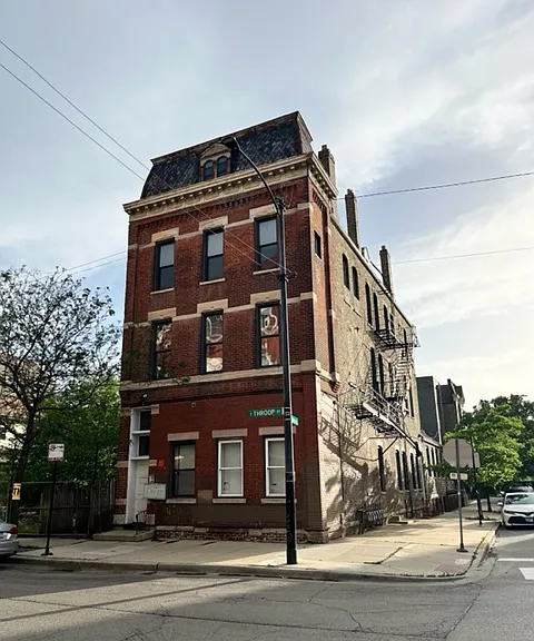 2000 S Throop St #3F — Photo 13