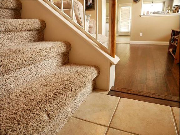 4th image of 512 Woodsorrel Way