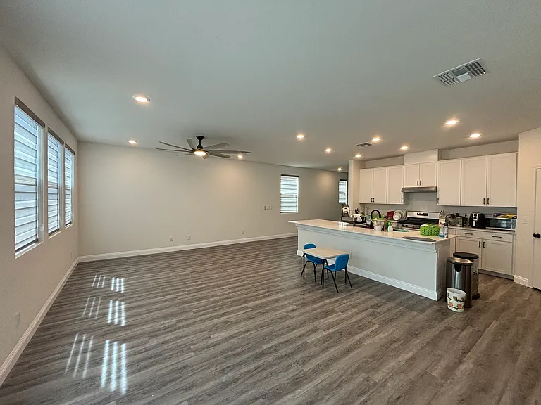8770 Beverly Grove Ct — Photo 6