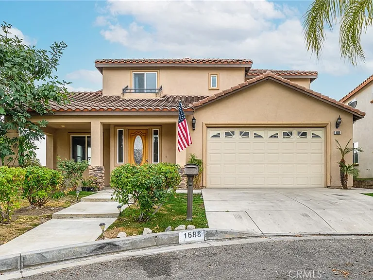 1688 Crest View Pl — Photo 1