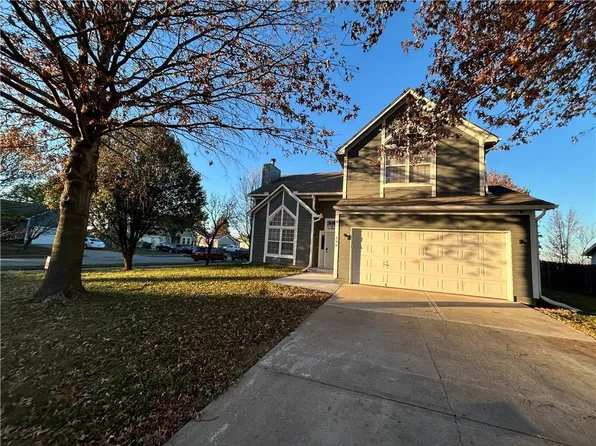 290 W Skylark St, Gardner, KS 66030