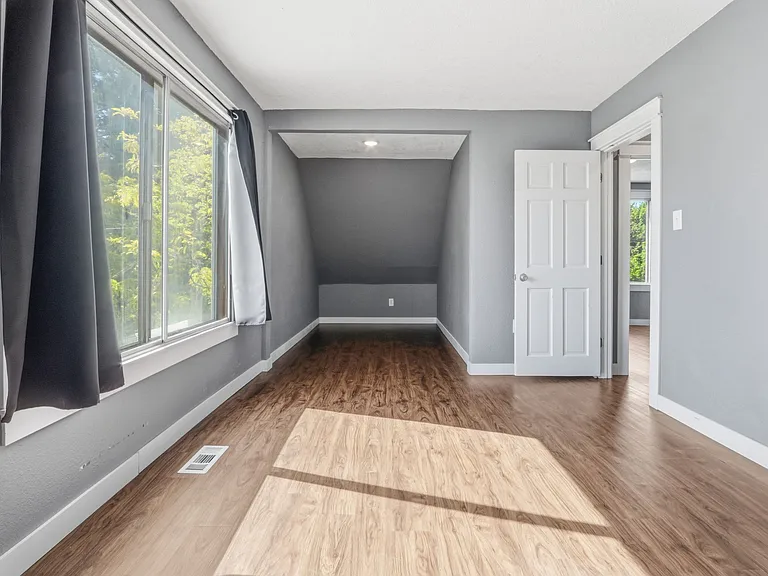 215 E Sherman St #1 — Photo 7