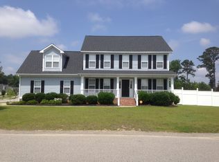 420 Thorncliff Dr, Raeford, NC 28376