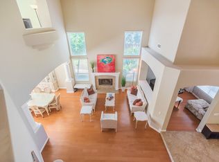 6142 Century Hill Dr, Riverside, CA 92506