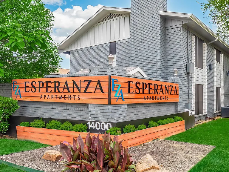 Esperanza Apartments — Photo 11