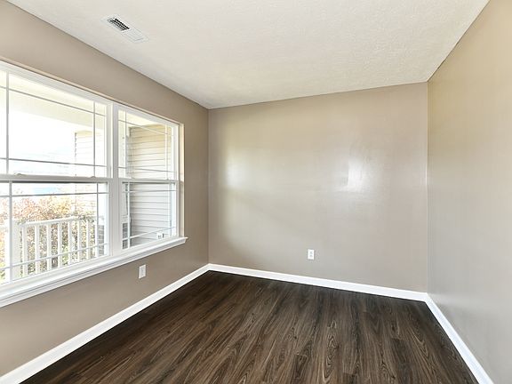 4th image of 8196 Alyssum Dr