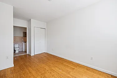 Rented by Safdie Realty Group