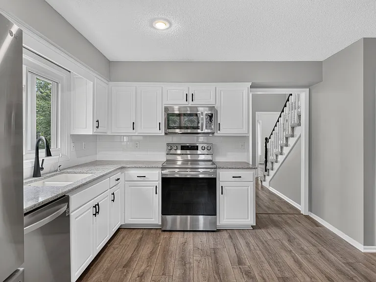 12044 Hemlock St — Photo 18