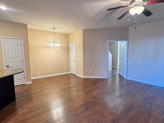 5th image of 124 Waterstone Ln