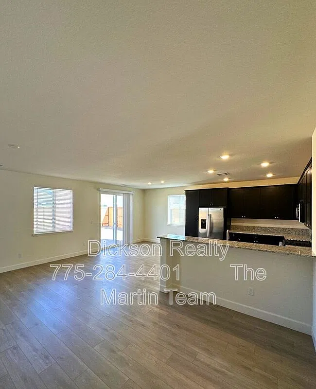 4 bed, 2.0 bath, 1955 sqft, $3,589 — Photo 3
