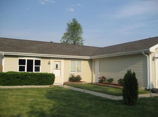 4515 Zeppelin Dr, Hanover Park, IL 60133
