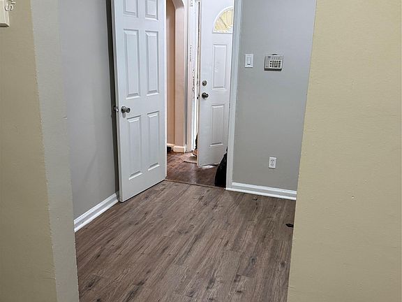 4th image of 12519 Riad St