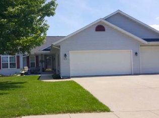 818 Nodaway Dr, Center Point, IA 52213