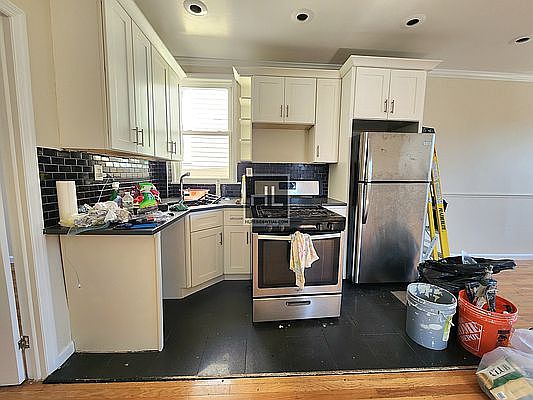 5th image of 3639 Barnes Ave #2