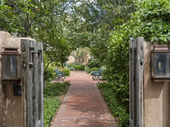 409 Camino Del Monte Sol, Santa Fe, NM 87505