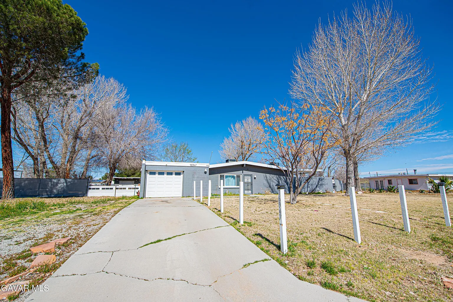 16947 Sunnyslope Ave photo 1