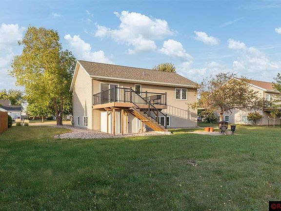3rd image of 105 Pebble Creek Ct