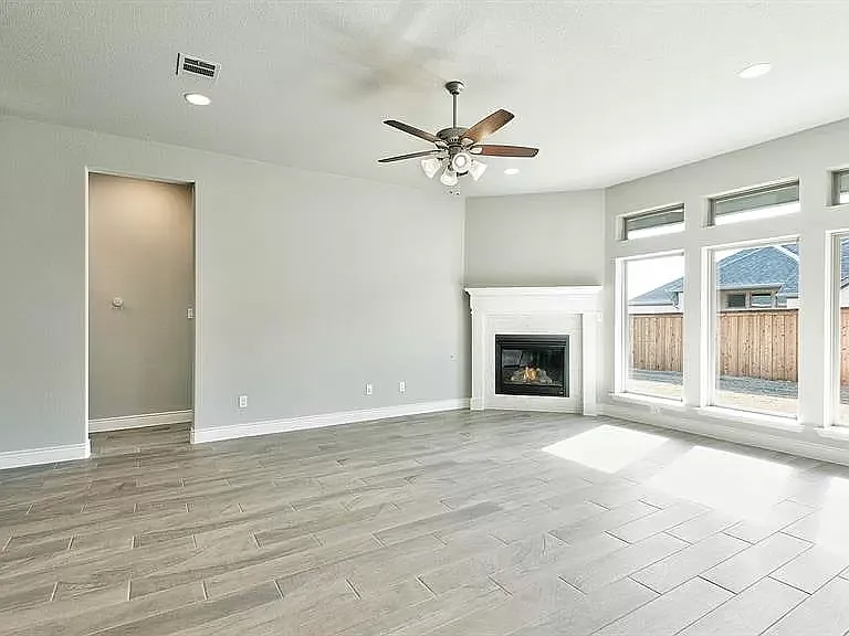 333 Cowling Dr — Photo 5