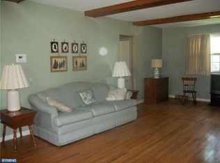 422 Taylor Ct, Edgewater Park, NJ 08010