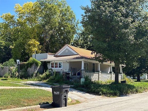 3rd image of 328 E Main St
