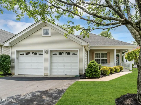 12 Quicksilver Court, Lakewood, NJ 08701