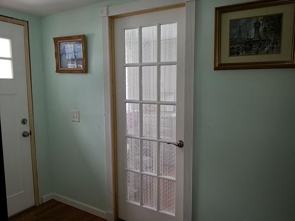 Entry & door to Laundry Room