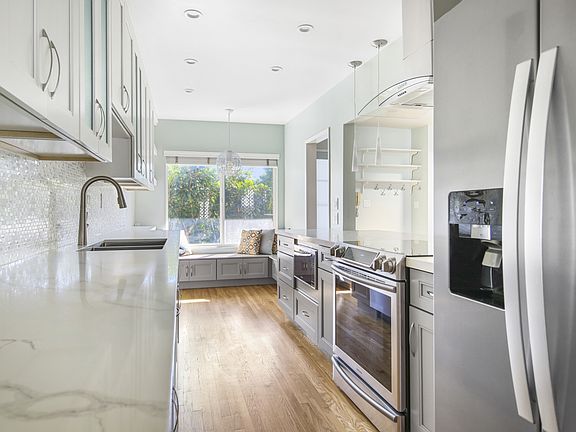 4th image of 1020 19th St APT 5