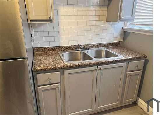 4th image of 8018 S Maryland Ave #3