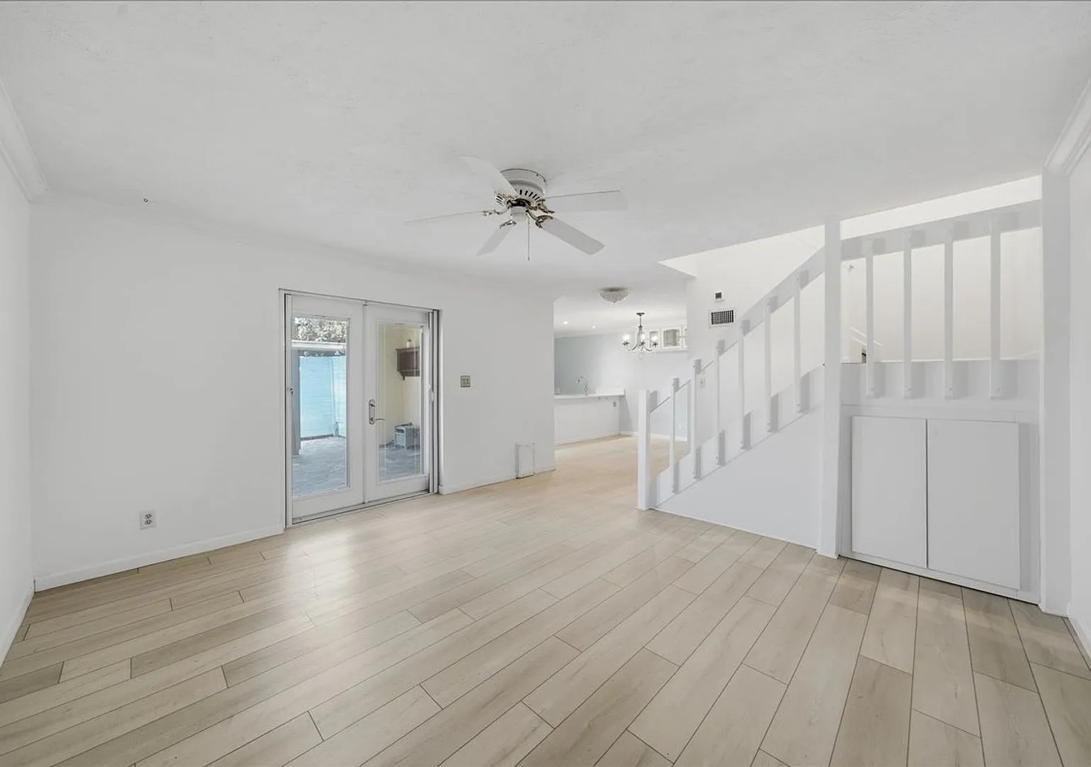 Remodeled Beachside Townhome + Outdoor Living Space and Pool — Photo 3