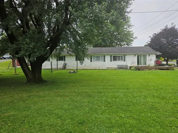 426 N Walnut St, Ligonier, PA 15658