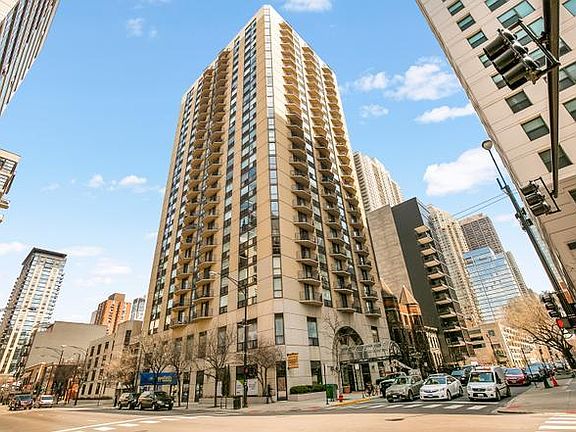 3rd image of 903-70 W Huron St APT 903