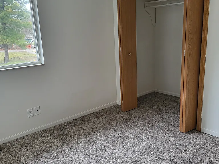 4807 Universal Dr — Photo 13
