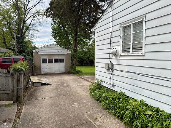4th image of 3728 N Dequincy St