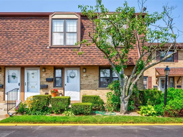 346 Mariners Way #346, Copiague, NY 11726