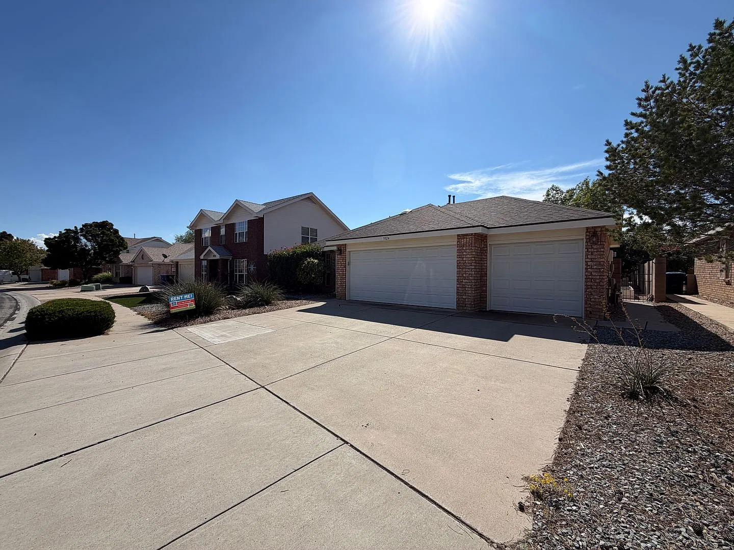 3 Bedroom Single Story home Near Paseo Del Norte Blvd NE & Rainbow Blvd NW! — Photo 3
