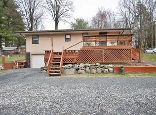 16 Farmingdale Ln, Bloomingburg, NY 12721