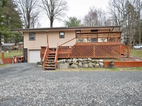 16 Farmingdale Lane, Bloomingburg, NY 12721