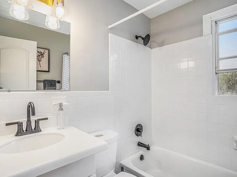 1075 W Ocean View Ave — Photo 12
